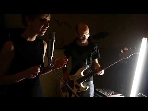 download lagu mp3 mp4 Garage Blonde, download lagu Garage Blonde gratis, unduh video klip Garage Blonde