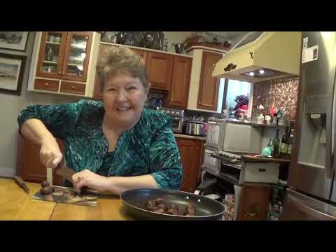 11 12 23 PA Dutch Roasted Chestnuts in Jo Ellens Kitchen Kuche