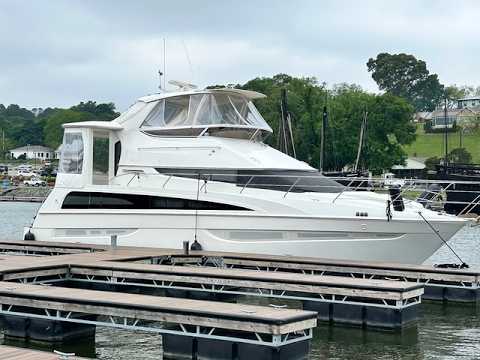 2007 Carver 47 Motor Yacht Splash and Dash Video
