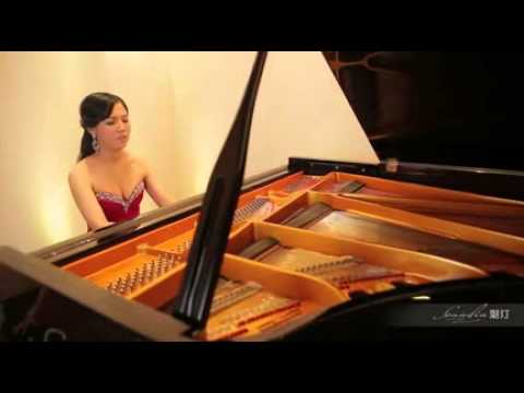 download lagu mp3 mp4 Grace Cheng, download lagu Grace Cheng gratis, unduh video klip Grace Cheng