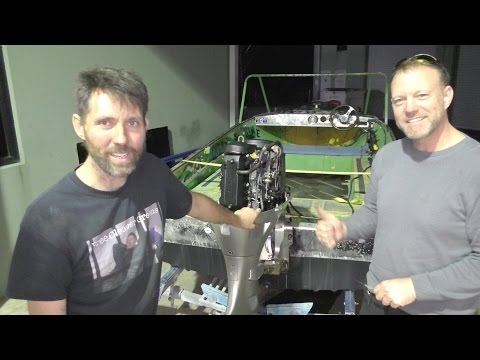 Mounting an outboard motor