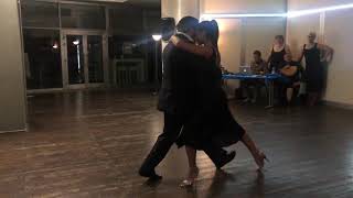 Natascia Crescenzi e Mario Sette. Esibizione alla Milonga La caricia