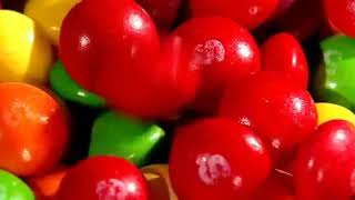 How the ingredient E120 is made from insects
