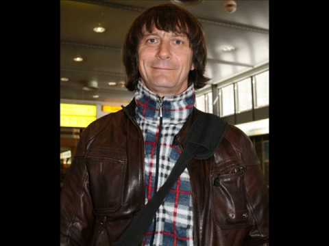 Davor Gobac - Stojim već satima pred njenim vratima