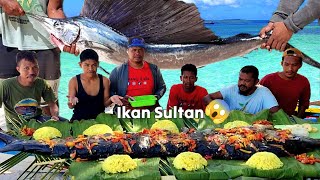 Download lagu BIG MARLIN FISH RECIPE 😱 GIANT MARLIN/SAILFISH COOKING and EATING in the beach mp3