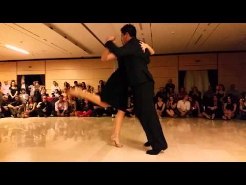 Carlitos Espinoza & Noelia Hurtado, La bruja