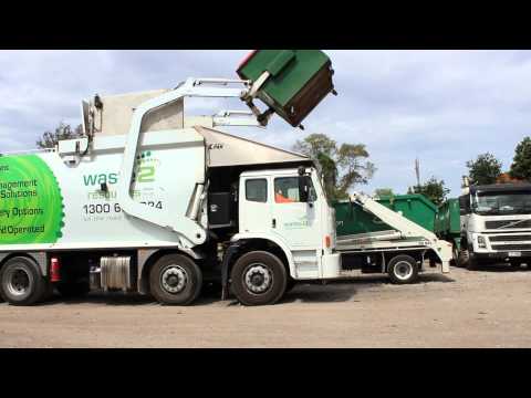 Frontlift Truck operation -- Lifting 3.0 m3 bin