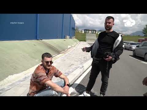 Cili konkurent ka prezervativ me vete? - Për’puthen prapaskena