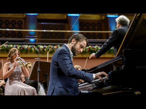 Daniil Trifonov - Shostakovich: Piano Concerto No. 1, Op. 35 (excerpt)