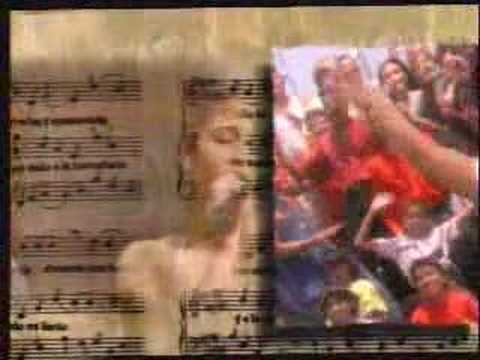 Selena cantando con mariachis Sol de Mexico