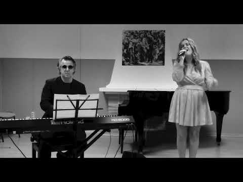 Hit the road Jack - Welcome Drink - Female pop voice and Piano