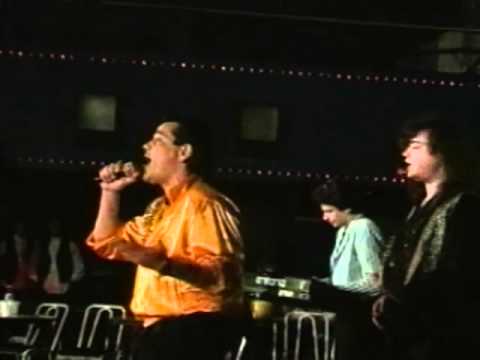 Los Moros - Llora si te sientes sola en vivo