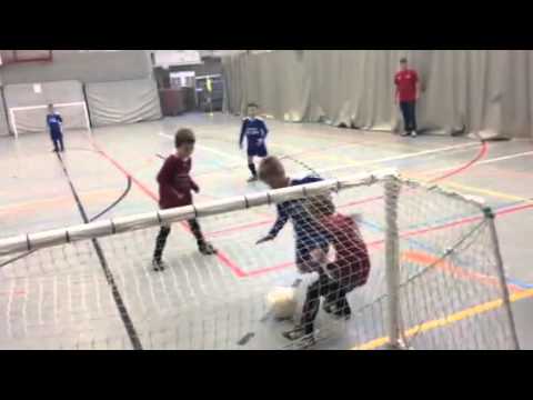 Indoortornooi 26-12-2015 Oosterzele U7: kleine finale: KFC Gavere Asper - SK Munkzwalm
