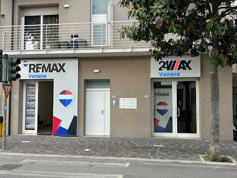 RE/MAX Venere 3 Miniatura video di YouTube 4