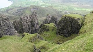 preview picture of video 'A circuit hike at the Quiraing'