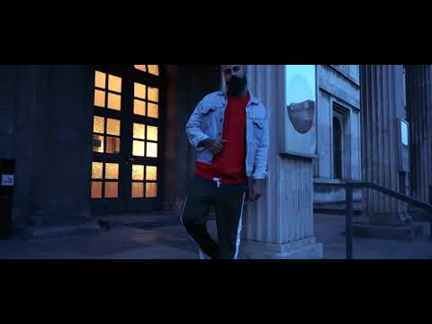 Als Profi oder Model bekommst du von uns professionelle PR-Fotos und PR-
Videoclips, die deine Fans und Follower garantiert liken.
Aber auch für alle anderen,
die sich einfach nur mal professionell fotografieren und filmen lassen wollen