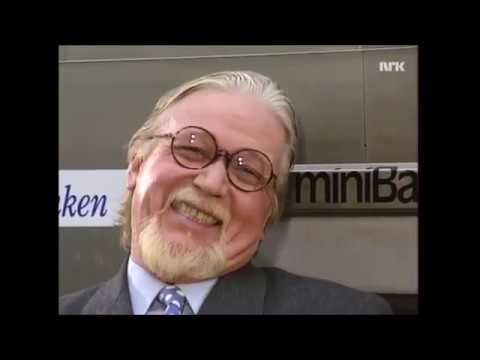 Harald Heide Steen jr. - Banksjef Walter Gode Gude