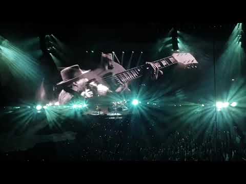 U2  sings Exit live in Philippine Arena