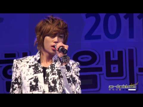 111006 TEEN TOP (틴탑) 순천제일대학 축제-손등이 스친다(니엘)