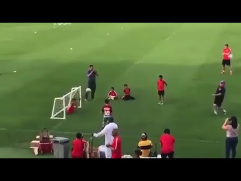 Maradona metiéndole un gol a un niño sin piernas se hace viral