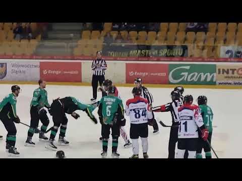 KH Energa - Jastrzębie 28.10.2022 bójka Robertson - Pelaczyk. Nokaut Pelaczyka.