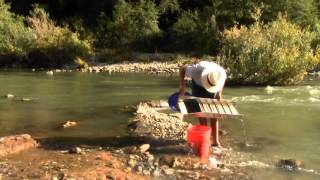 preview picture of video 'How To Find Gold #6 - How to Sluice For Gold'