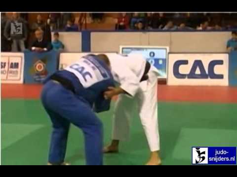 Sunnatulla Azimov (UZB) - Vitali  Shauliuk (BLR) [-81kg] bronze