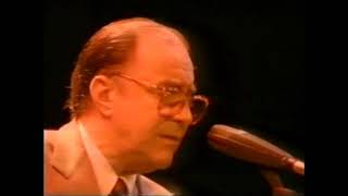 João Gilberto - Pra que discutir com madame?