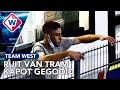 Boze zwartrijder gooit steen door ruit van tram - Team West