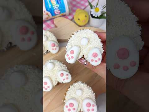 Making Easter cupcakes 🐰🧁 #easter #baking #easterbunny #bunny #cupcake #cupcakes #cakedecorating