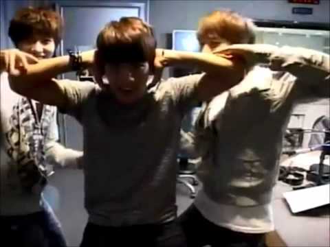 120420 Adorably-dorky SHINee playing with the camera @ Choi Hwa Jeong's SBS Power FM