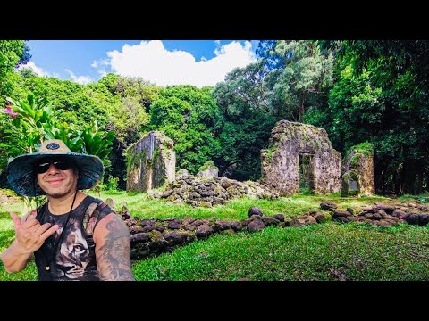 Secret of Kaniakapupu Ruins & Waterfalls
