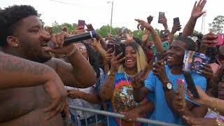 Derez Deshon Performing live Apple chill 2018