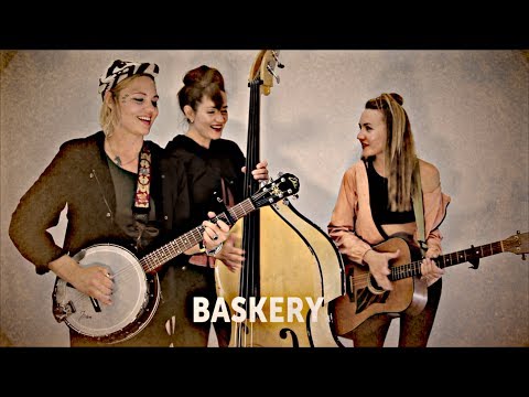 Baskery performs "Here to Pay My Dues" backstage @ Newport Folk Fest 2017