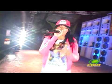 Mc Pocahontas Gravação do DVD da Ciclone no Expresso Brasil 2012