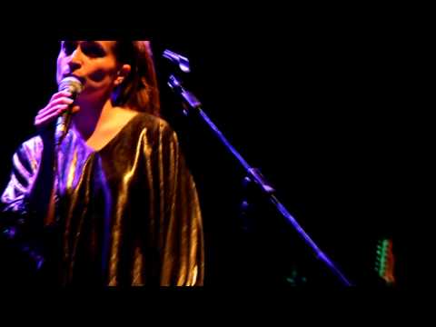 CATALINA WALKER " le pas "