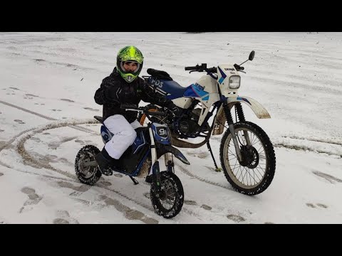 👨‍👦Feliz!! Padre e Hijo con Motos por NIEVE🏁 Minimoto Cross eléctrica y Derbi FDS por monte Nevado🔥