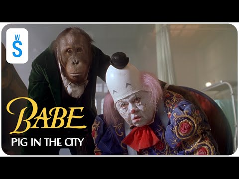 Babe: Pig in the City (1998) | Scene: Babe is made part of clown act