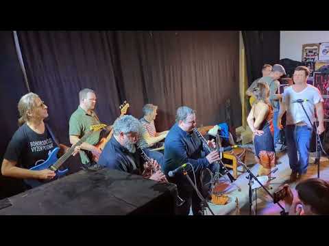Ahmed má hlad - Devo, devo (230119 - 25 let kapely)