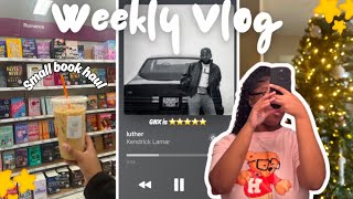 Living Alone Vlog | Decorating for Christmas, GNX Thoughts, I didn't like Wicked, & Small Book Haul