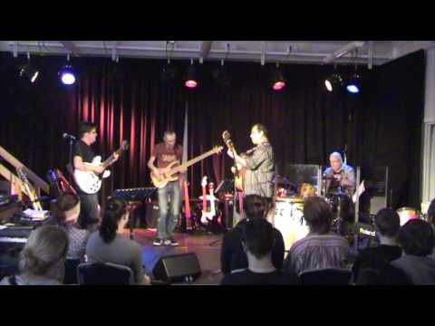 Brazil Day 100528 "Magnus bassolo på Brooklyn High"