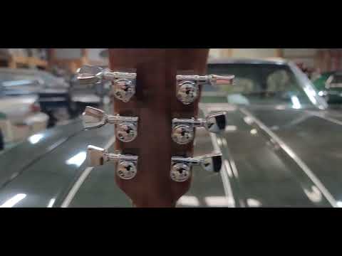 2022 Gibson Les Paul Trad Pro V vs 2021 Gibson Les Paul Modern: Battle of the Contemporary Les Pauls