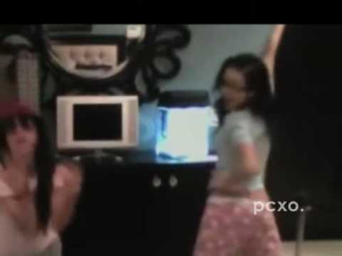 shake that a$$ on the floor. ;;