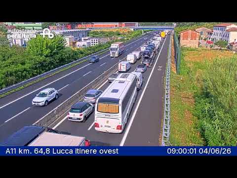 La coda sulla A11 dopo l'incidente