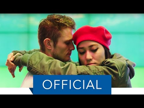 HONNE & Izzy Bizu- Someone That Loves You (Official Video)