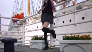 超ミニスカートで横浜日本丸行った男の娘