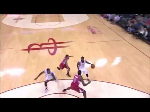 Il tunnel di James Harden a DeAndre Jordan per servire Tarik Black