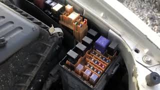 2000-2004 Toyota Avalon Fuse Box Locations