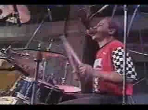 Cólera Dia e Noite Noite e Dia ao vivo