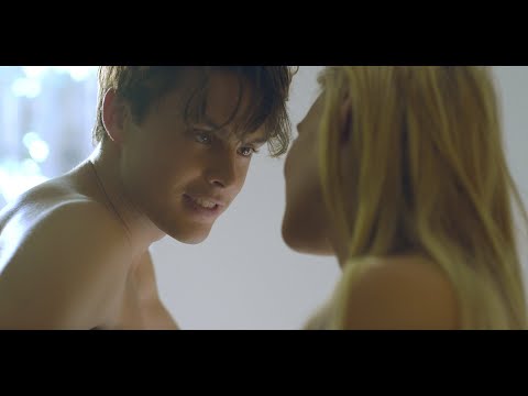 年輕的高中女老師與班上的問題學生墜入愛河，現實與真愛該如何做出抉擇？【黎明將至】｜原創娛樂 Creative Century Ent.